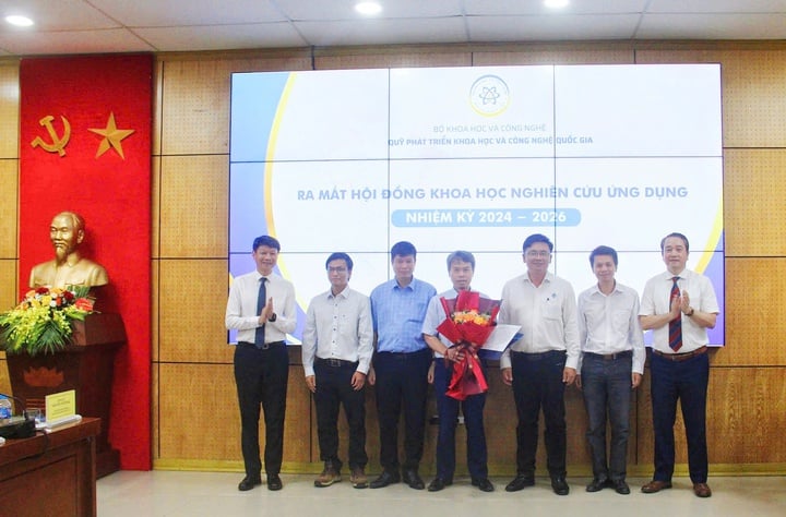 NAFOSTED tri ân các Hội đồng khoa học Nghiên cứu ứng dụng, ra mắt nhiệm kỳ mới 2024 - 2026 - Ảnh 4.