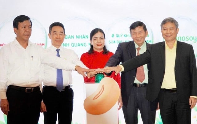 Chương trình sữa đậu nành tại Quảng Ngãi hỗ trợ học sinh tiểu học - Ảnh 1.