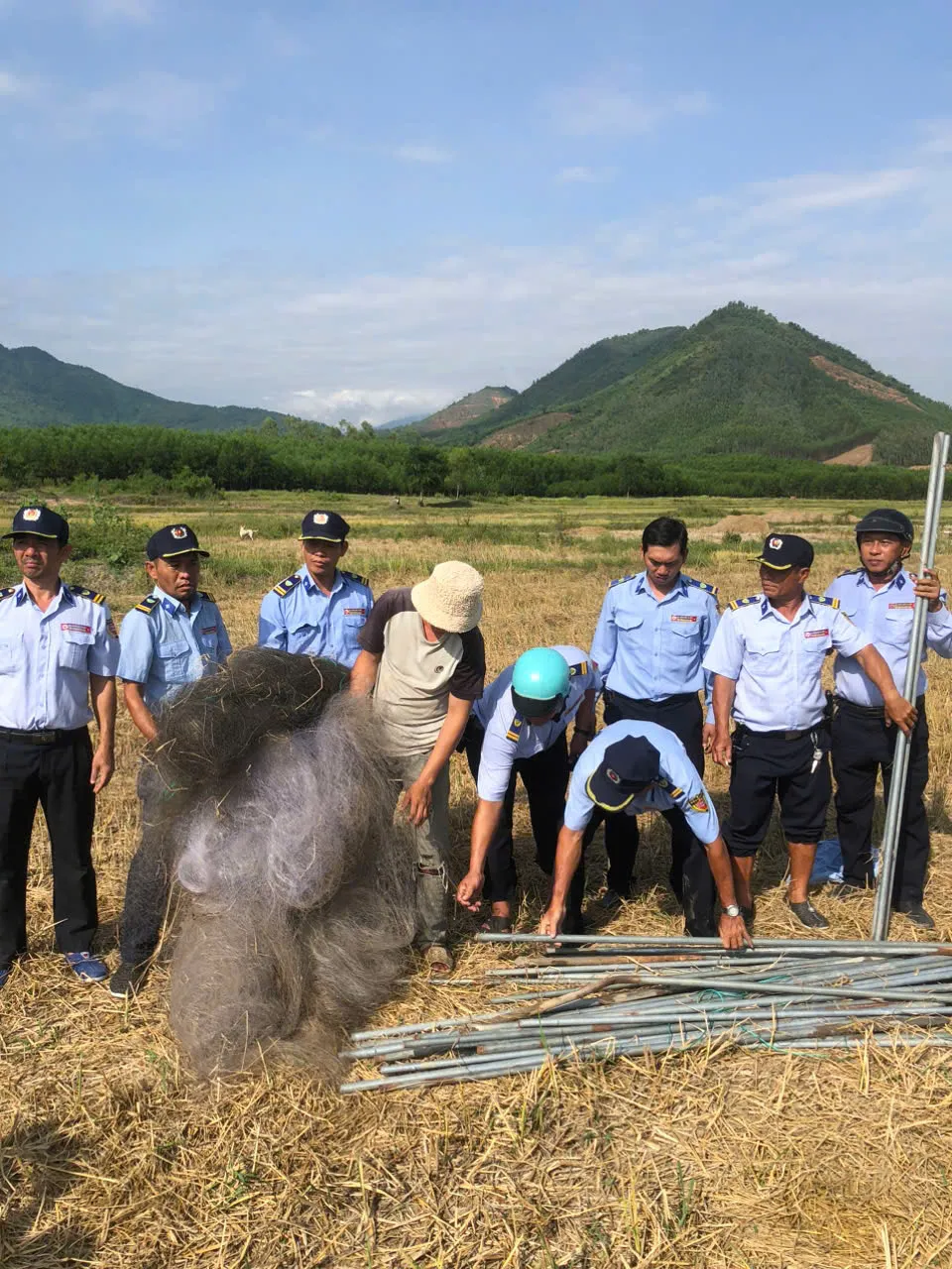 ĐỘI CHỐNG SĂN BẮT CHIM YẾN CÔNG TY RẤT VẤT VẢ ĐỂ ĐỐI PHÓ VỚI CÁC ĐỐI TƯỢNG SĂN BẮT CHIM YẾN TRÁI PHÉP.jpg
