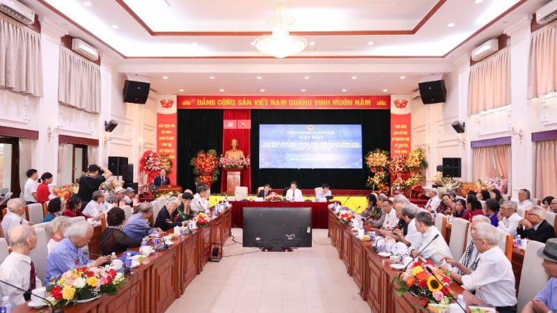 ฉากการพบปะสังสรรค์