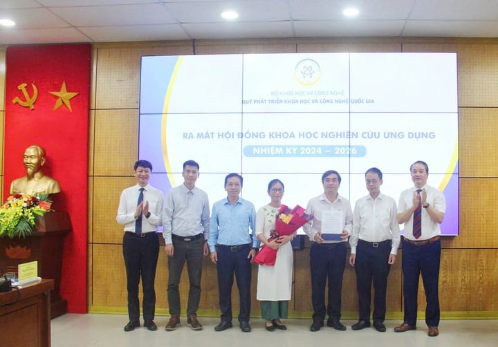 NAFOSTED tri ân các Hội đồng khoa học Nghiên cứu ứng dụng, ra mắt nhiệm kỳ mới 2024 - 2026 - Ảnh 9.