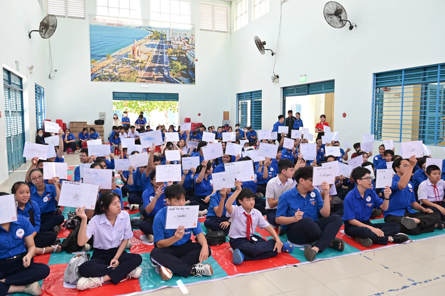 สมาชิกสหภาพแรงงานและเยาวชน 100 คนจากเขตไตญาจางร่วมแข่งขันประกวดภาษาอังกฤษ Golden Bell