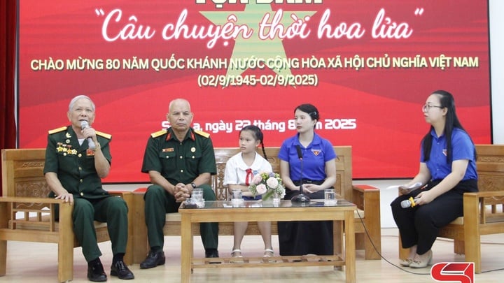 Tọa đàm “Câu chuyện thời hoa lửa”