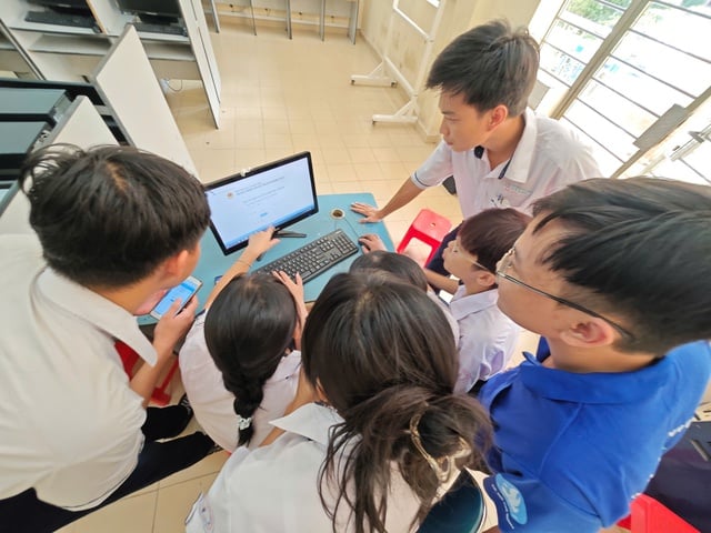 Thêm 2 trường ĐH công bố điểm chuẩn, ngành luật cao nhất - Ảnh 1.
