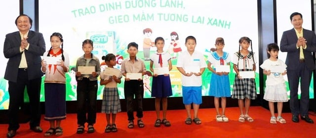 Chương trình sữa đậu nành tại Quảng Ngãi hỗ trợ học sinh tiểu học - Ảnh 2.