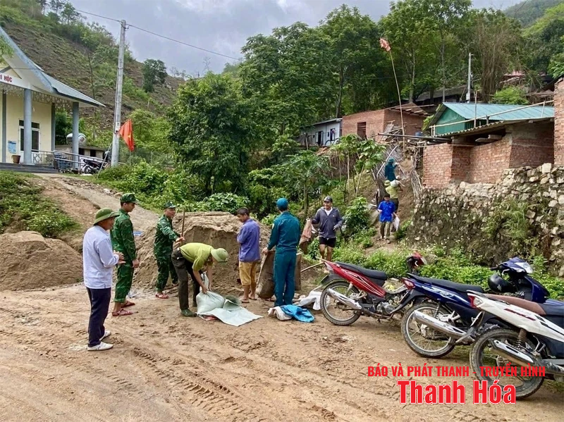 युवा गरीब परिवारों और नीतिगत परिवारों के लिए घर बनाने का समर्थन करते हैं