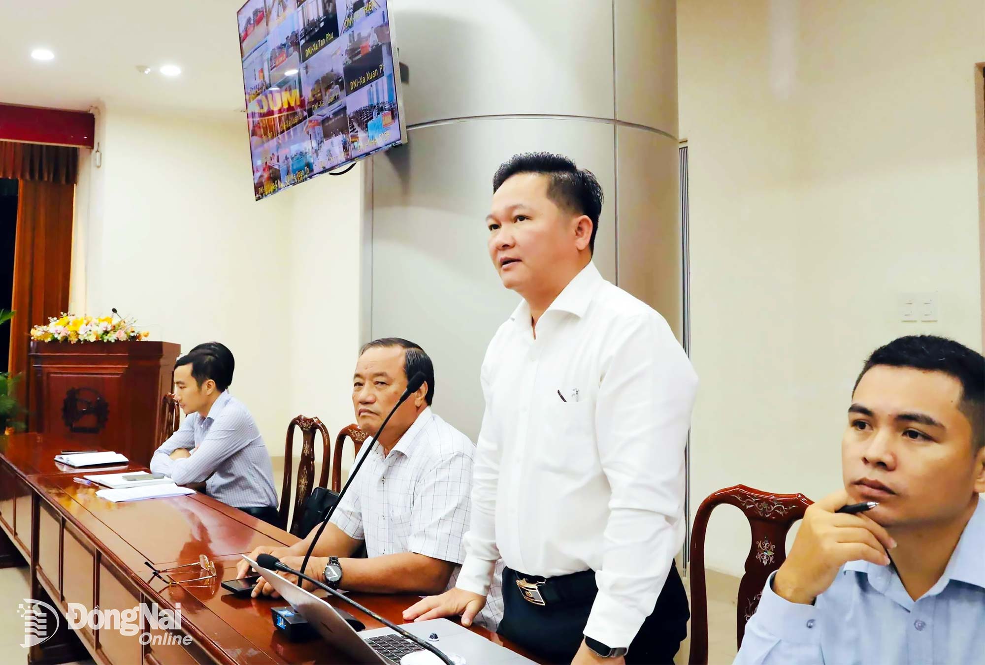 Tỉnh ủy viên, Phó Chủ tịch Ủy ban MTTQ Việt Nam tỉnh, Chủ tịch Hội Nông dân tỉnh Đồng Nai Nguyễn Hữu Nguyên phát biểu tại hội nghị. Ảnh: B.Nguyên