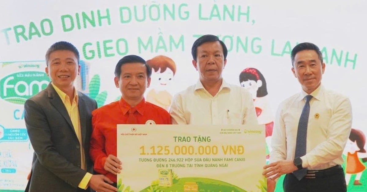 Chương trình sữa đậu nành học đường hỗ trợ học sinh tiểu học vùng khó