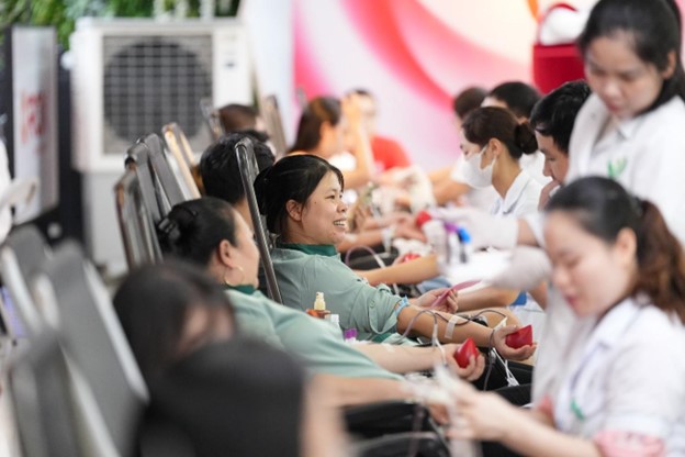Cán bộ nhân viên ROX Group chung tay hiến máu, lan tỏa giá trị sống đẹp- Ảnh 6.