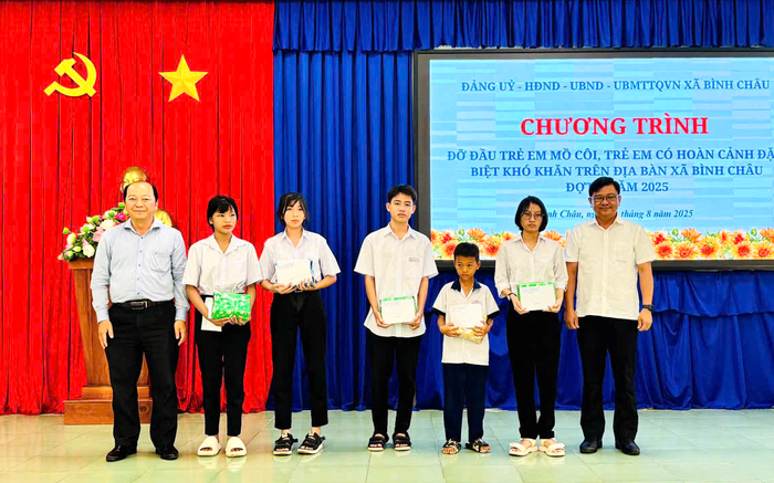 Xã Bình Châu đỡ đầu trẻ mồ côi, trẻ có hoàn cảnh đặc biệt khó khăn- Ảnh 1.