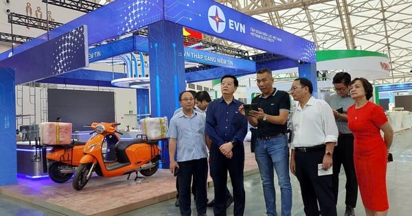 Le vice-Premier ministre visite les espaces d'exposition de 12 industries culturelles