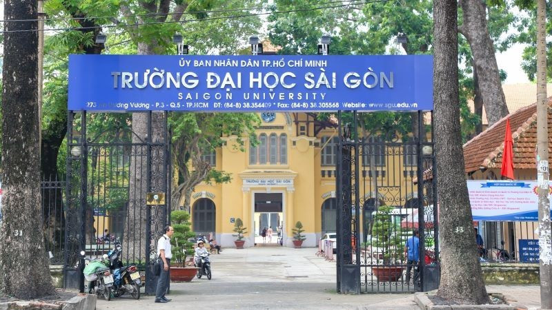 សាកលវិទ្យាល័យ Saigon ។