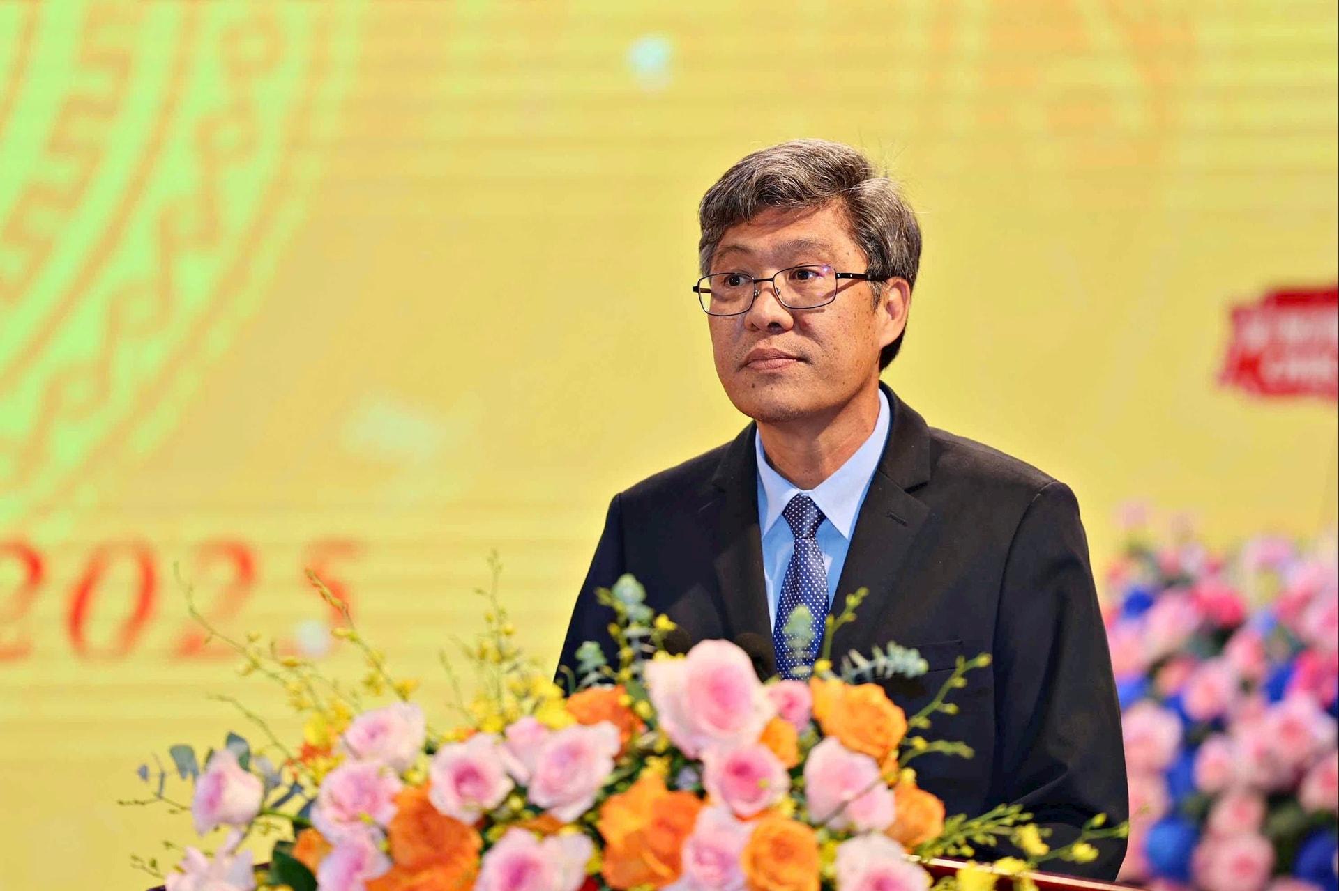 会議では省人民委員会副委員長のグエン・ミン氏が演説した。