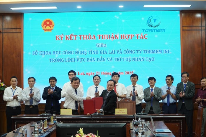 Gia Lai joins hands with US businesses to develop semiconductor and artificial intelligence industries - Photo 1.