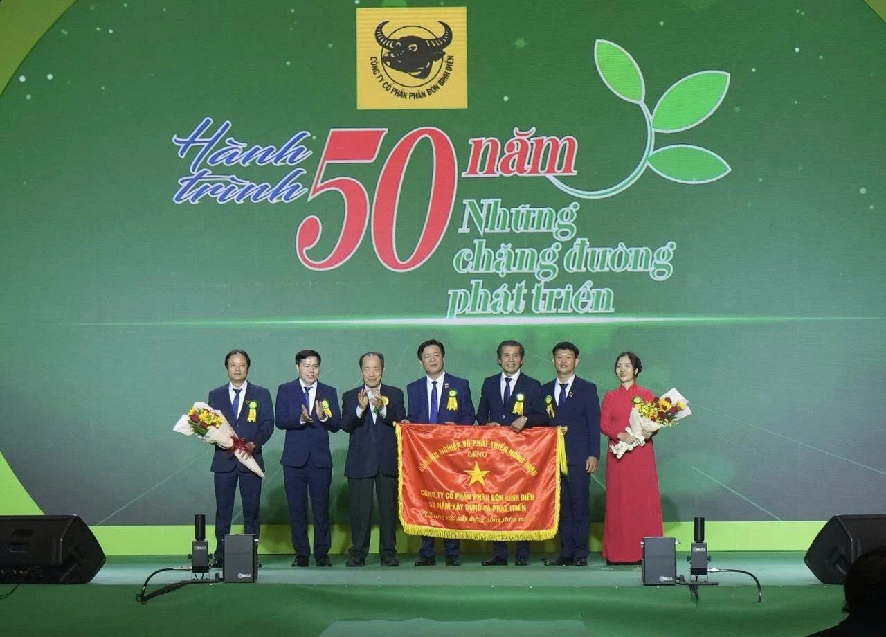Binh Dien - ដំណើរ​ជាង​កន្លះ​សតវត្ស​បម្រើ​កសិករ​និង​ចក្ខុវិស័យ​ត្រួសត្រាយ​នៃ​ការ​បៃតង​និង​ឌីជីថលភាវូបនីយកម្ម