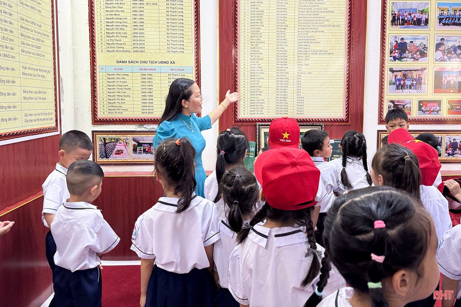 Học sinh lớp 1, Trường Tiểu học Thạch Long (xã Thạch Hà) làm quen với môi trường mới.