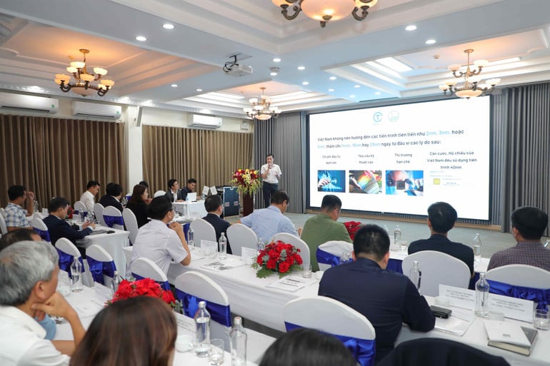 vnu-hoi-thao-ve-san-xuat-chip-tai-viet-nam-9.jpg