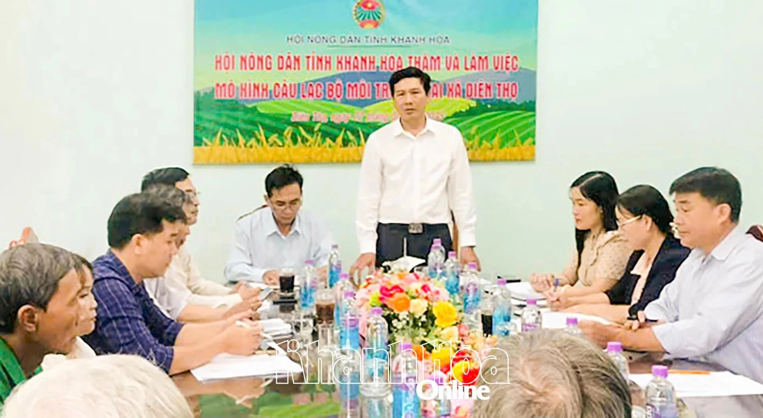 ថ្នាក់​ដឹក​នាំ​សមាគម​កសិករ​ខេត្ត​បាន​ថ្លែង​ក្នុង​កិច្ច​ប្រជុំ។