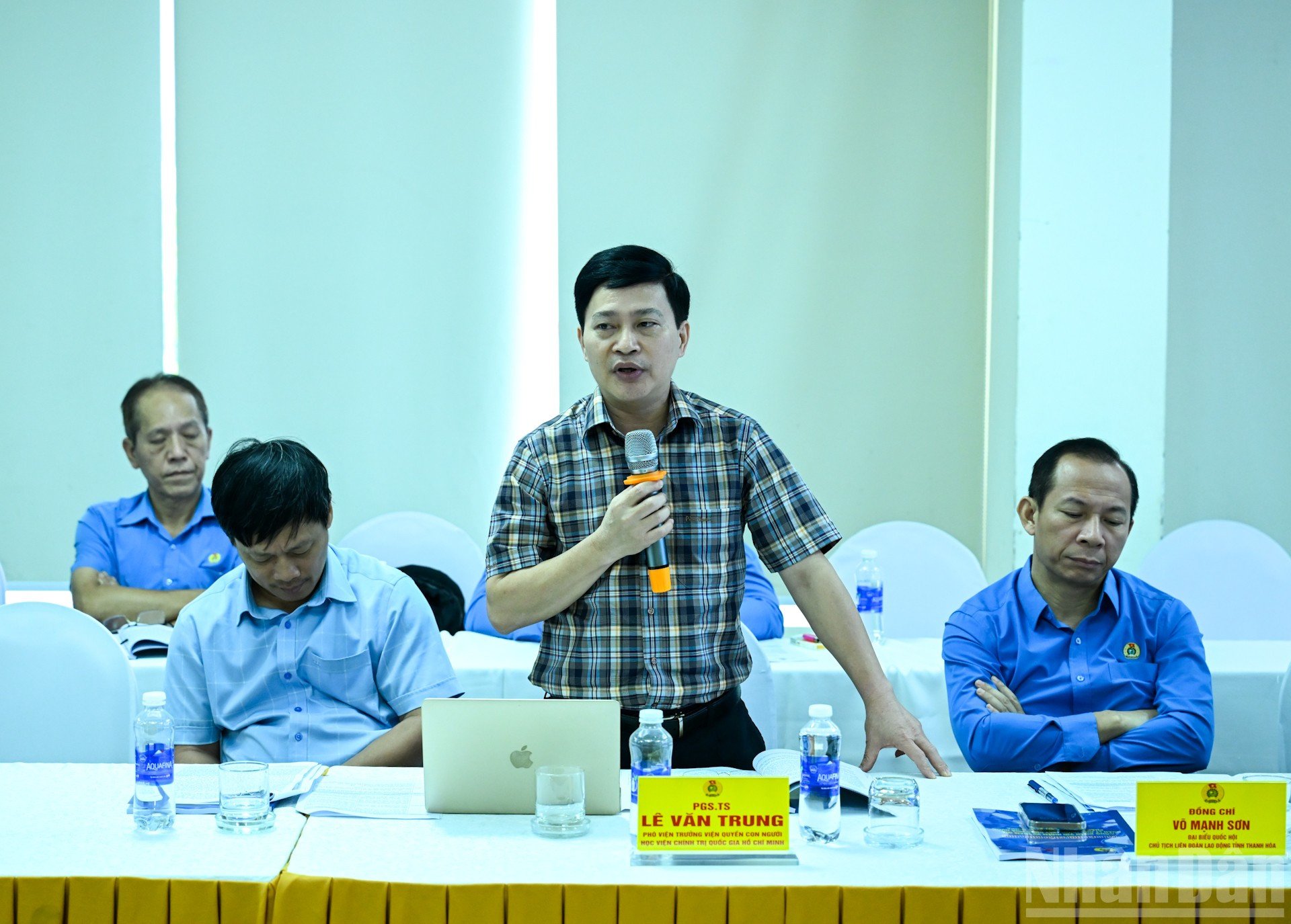 ndo_br_8-6343.jpg