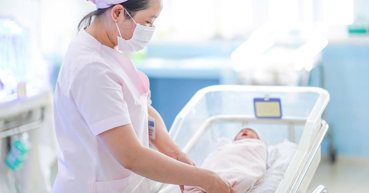 Đón bé trai 1,7kg chào đời từ người mẹ có khối u ác tính