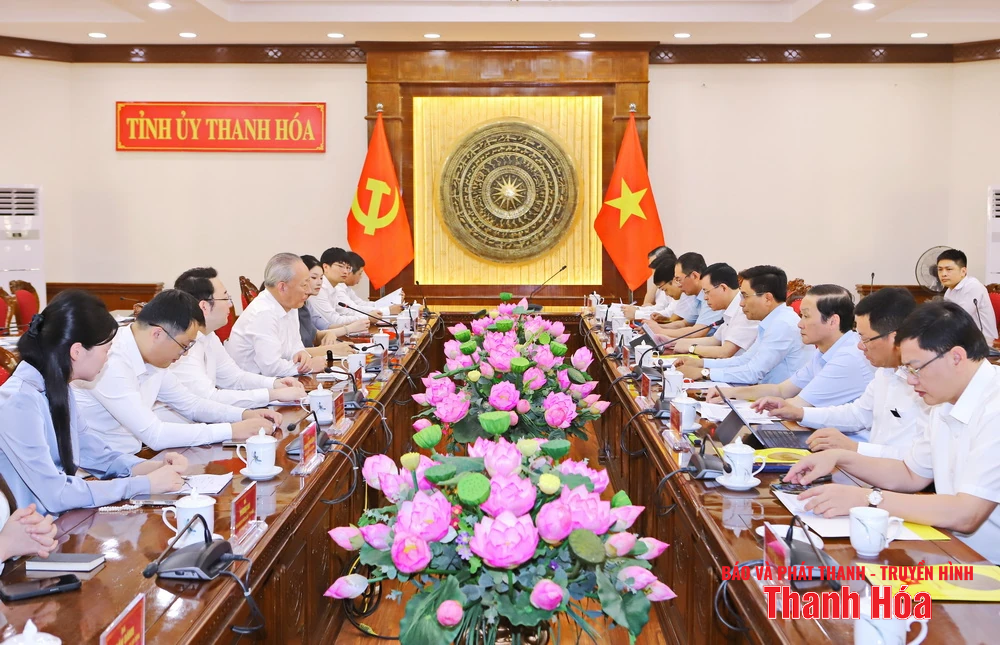 タインホア省党常任委員会は太平洋建設グループを受け入れ、協力した。