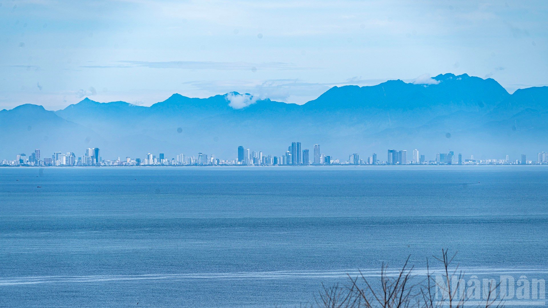 ndo_br_Stadtblick-auf-das-Meer.jpg