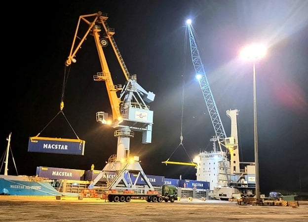Khai trương tuyến vận tải container Vũng Áng - Hải Phòng