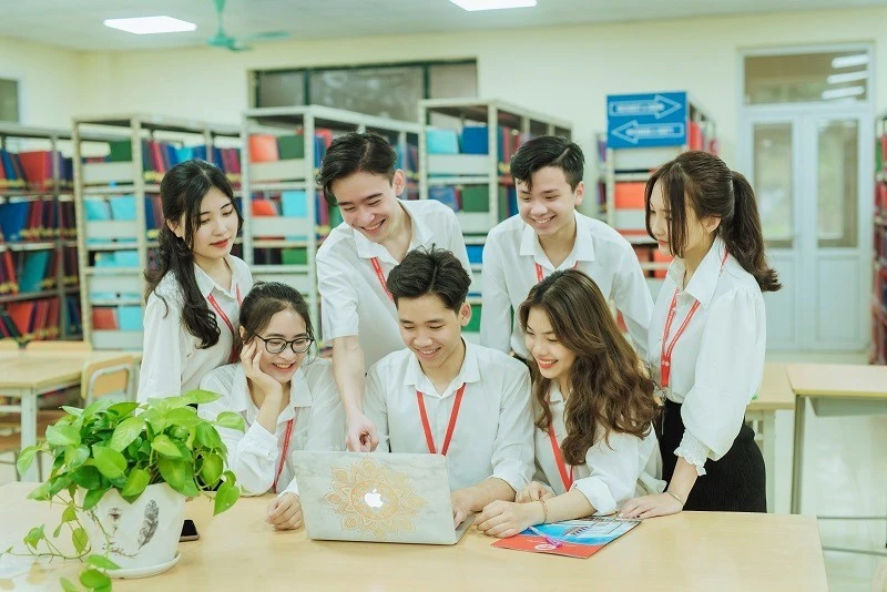 ជាង 9.5 ពិន្ទុក្នុងមួយមុខវិជ្ជាដែលត្រូវប្រឡងគរុកោសល្យអក្សរសាស្ត្រនៅសាកលវិទ្យាល័យអប់រំជាតិហាណូយ 2
