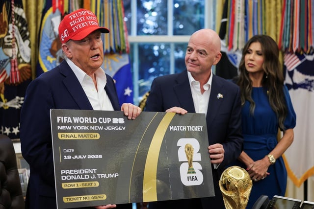 Tổng thống Mỹ Donald Trump và Chủ tịch FIFA công bố lễ bốc thăm World Cup 2026- Ảnh 1.