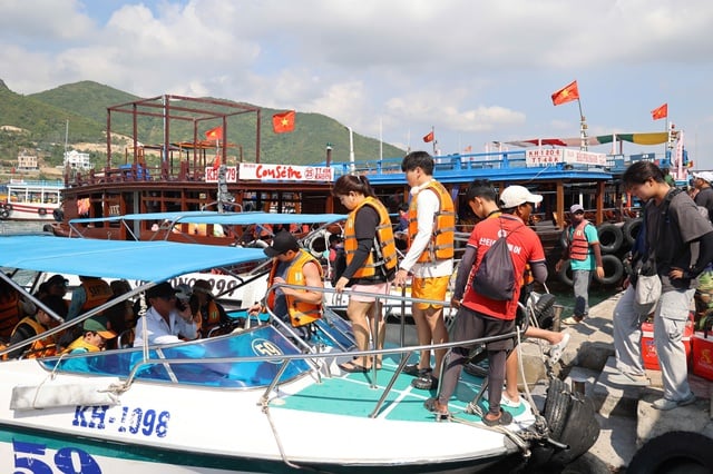 Từ ngày 25.8 sẽ thu phí tham quan vịnh Nha Trang- Ảnh 1.