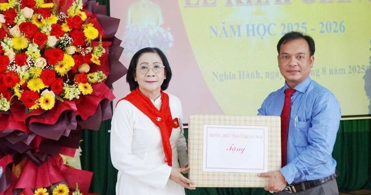 Quang Ngai: Warm opening ceremony of the new school year at Vo Hong Son Center