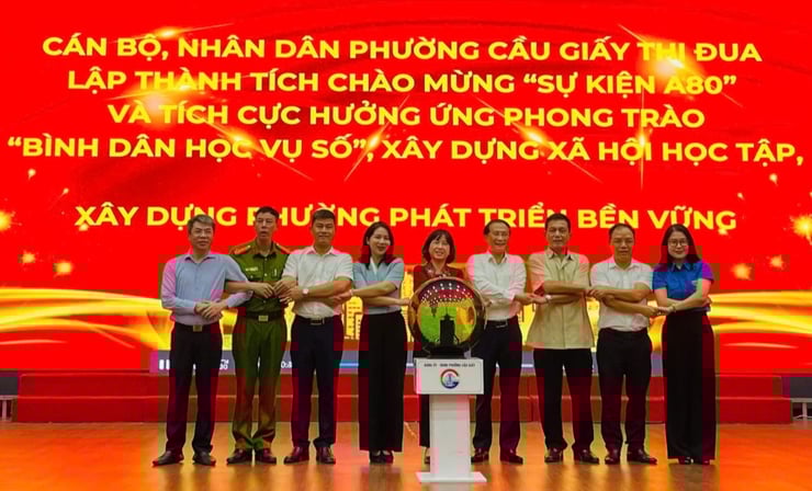 Phường Cầu Giấy: Quyết tâm trở thành điểm sáng của Thủ đô trong phong trào học tập số- Ảnh 4.