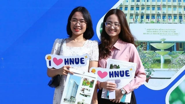 Điểm chuẩn ngành Sư phạm năm 2023: Từ cao đến rất cao tại các trường đại học - Ảnh 1.