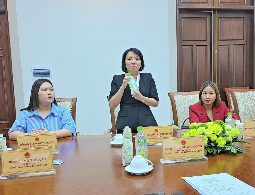 Người dân được phục vụ nước uống dinh dưỡng chất lượng cao dịp Đại lễ A80 - ảnh 3