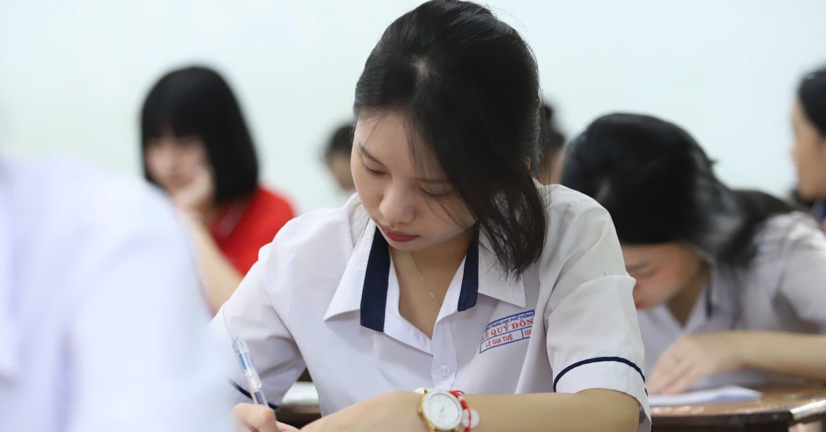대학 기준 점수 '인플레이션', 과목당 10점 가까이 낙제, 무슨 일이 일어났나?
