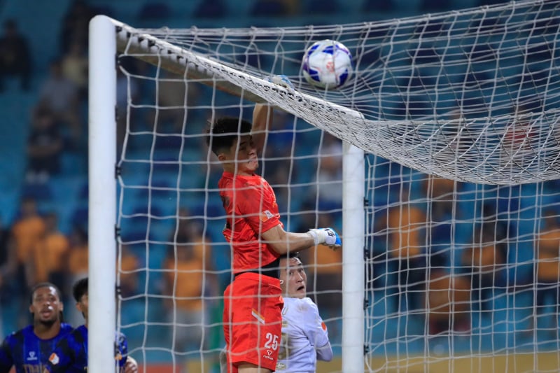 Hanoi FC បន្ត​ការ​ប្រកួត​មិន​ឈ្នះ​ក្នុង​ V.league 2025/2026 -0