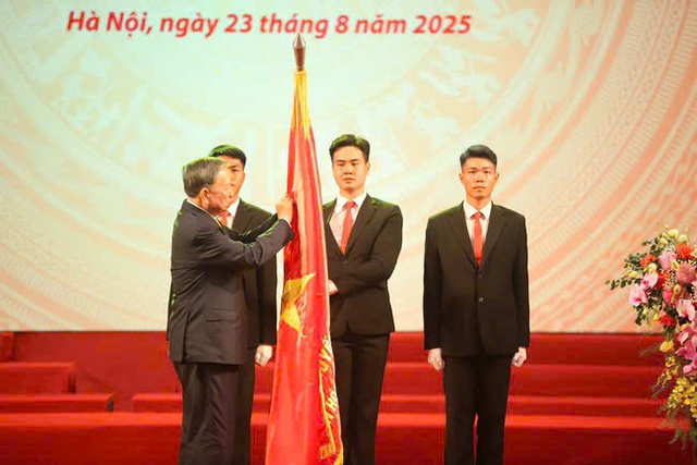 Tập trung xây dựng nghị quyết về chấn hưng và phát triển văn hóa Việt Nam

- Ảnh 2.