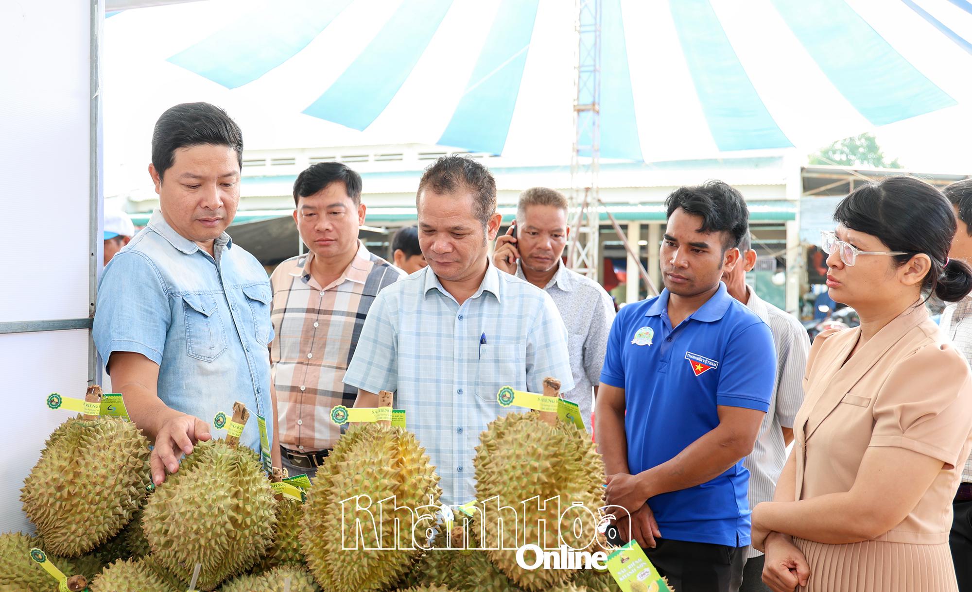 ទុរេននៅតែជាផលិតផលកសិកម្មដែលទាក់ទាញការចាប់អារម្មណ៍បំផុតនៅទីផ្សារ។