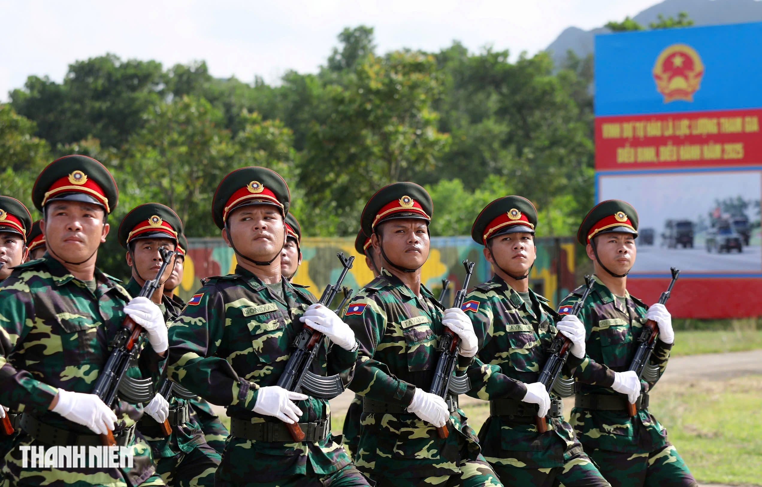 Khối trưởng quân đội Lào: 'Tình cảm người dân Việt Nam dành cho chúng tôi là vô giá’- Ảnh 6.