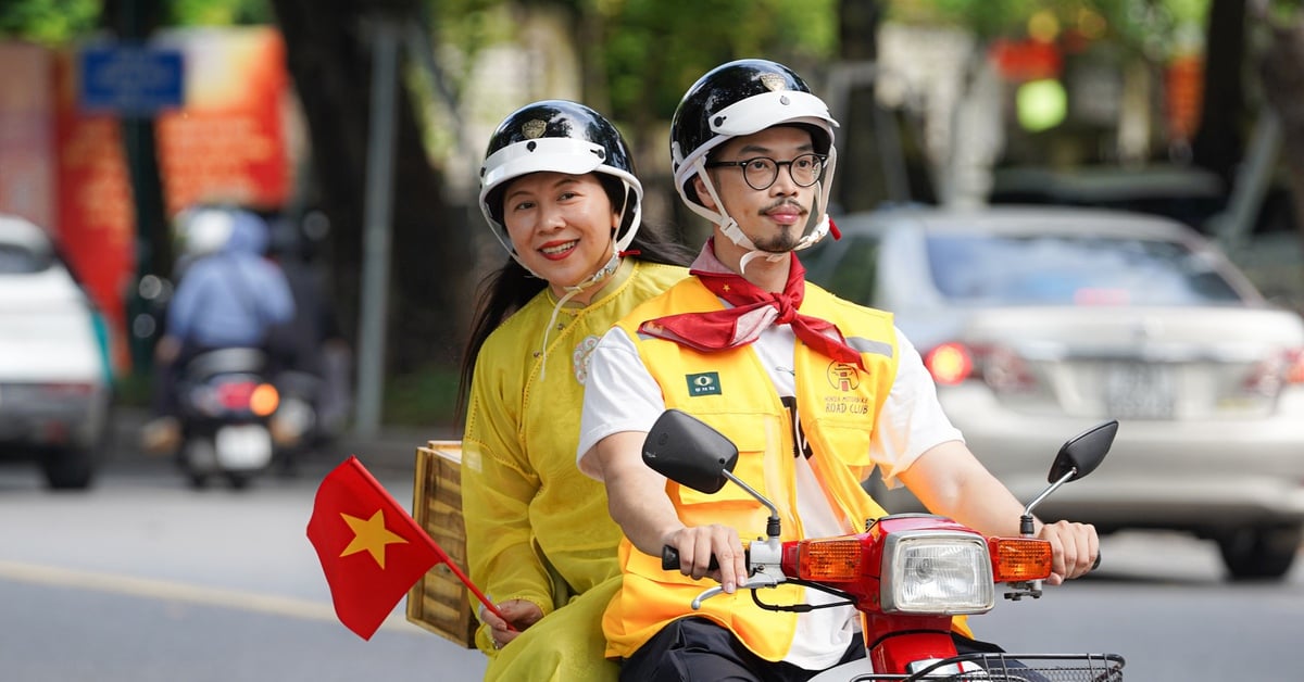 Unique Independence car tour to explore Hanoi on the once famous red Cub