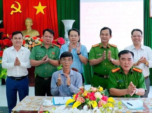 ប៉ូលីសខេត្ត Tay Ninh បានចុះហត្ថលេខាលើកិច្ចព្រមព្រៀងសហប្រតិបត្តិការលើការការពារអគ្គីភ័យ ការពន្លត់អគ្គីភ័យ និងជួយសង្គ្រោះជាមួយក្រុមហ៊ុនដែលវិនិយោគលើហេដ្ឋារចនាសម្ព័ន្ធសួនឧស្សាហកម្ម។