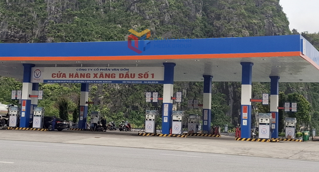 ស្ថានីយ៍ប្រេងឥន្ធនៈលេខ 1 នៃក្រុមហ៊ុនភាគហ៊ុន Van Don Joint Stock នៅសង្កាត់លេខ 6 តែងតែមានគំរូបង្ការអគ្គីភ័យដែលគ្រប់គ្រងដោយខ្លួនឯងក្នុងការសម្របសម្រួលជាមួយបុគ្គលិកដើម្បីកែលម្អការការពារអគ្គីភ័យក្នុងអំឡុងពេលប្រតិបត្តិការអាជីវកម្ម។