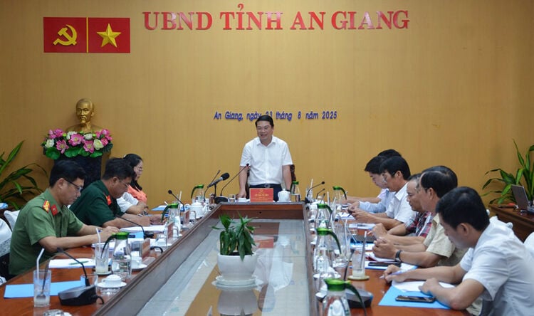 ពង្រឹង​ការ​ឃោសនា​អបអរសាទរ​ខួប​លើក​ទី​៨០​នៃ​បដិវត្តន៍​ខែសីហា និង​ទិវា​ជាតិ​២​កញ្ញា
