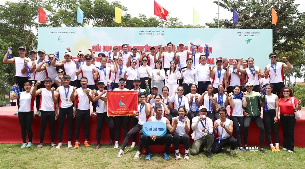 Ho Chi Minh City won the 2025 National Traditional Boat Racing Championship