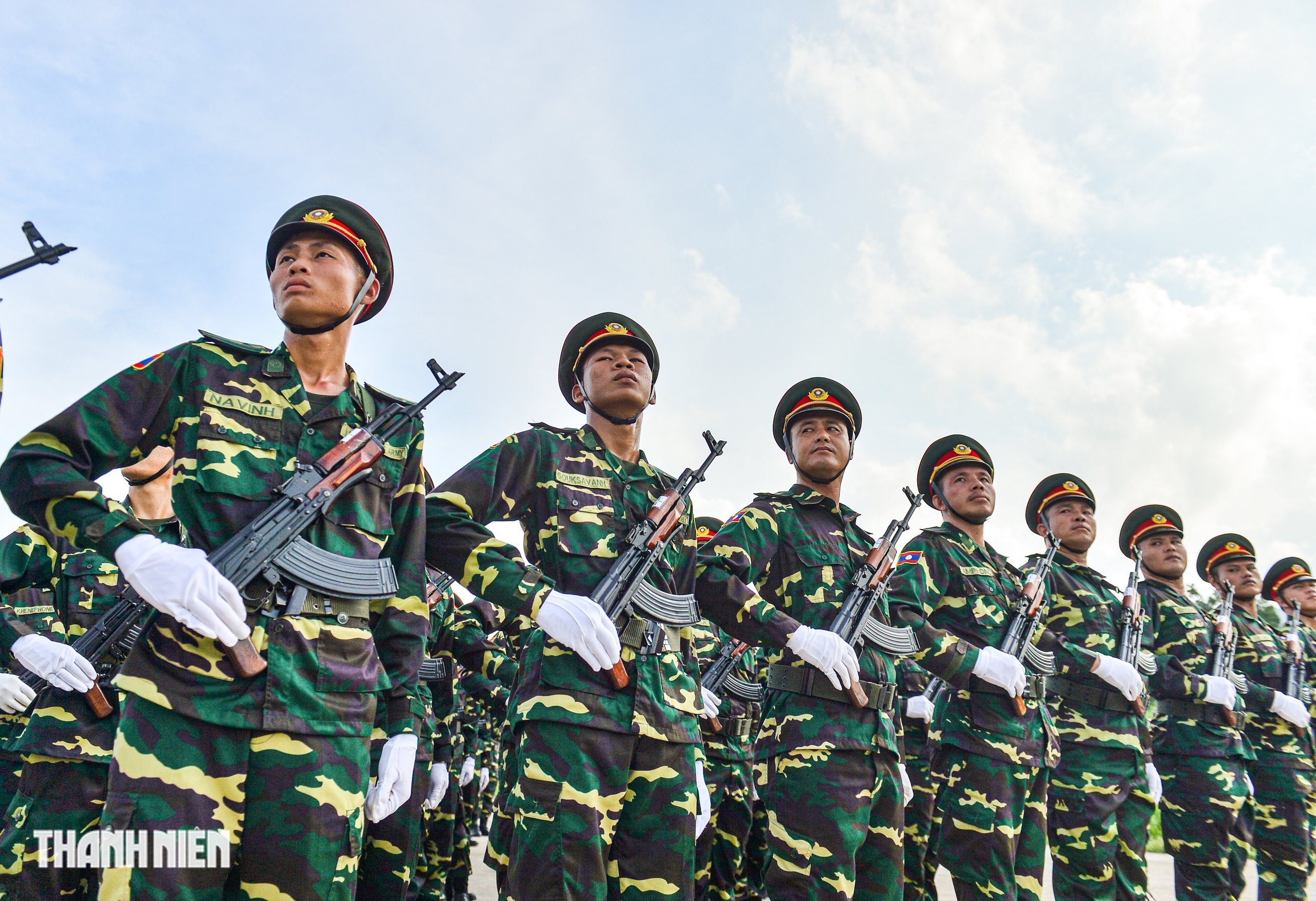 Khối trưởng quân đội Lào: 'Tình cảm người dân Việt Nam dành cho chúng tôi là vô giá’- Ảnh 3.