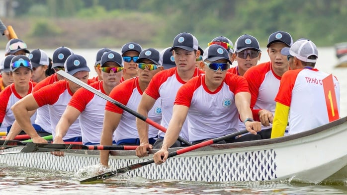 Chủ nhà TP HCM nhất toàn đoàn Giải Vô địch đua thuyền truyền thống 2025- Ảnh 6.