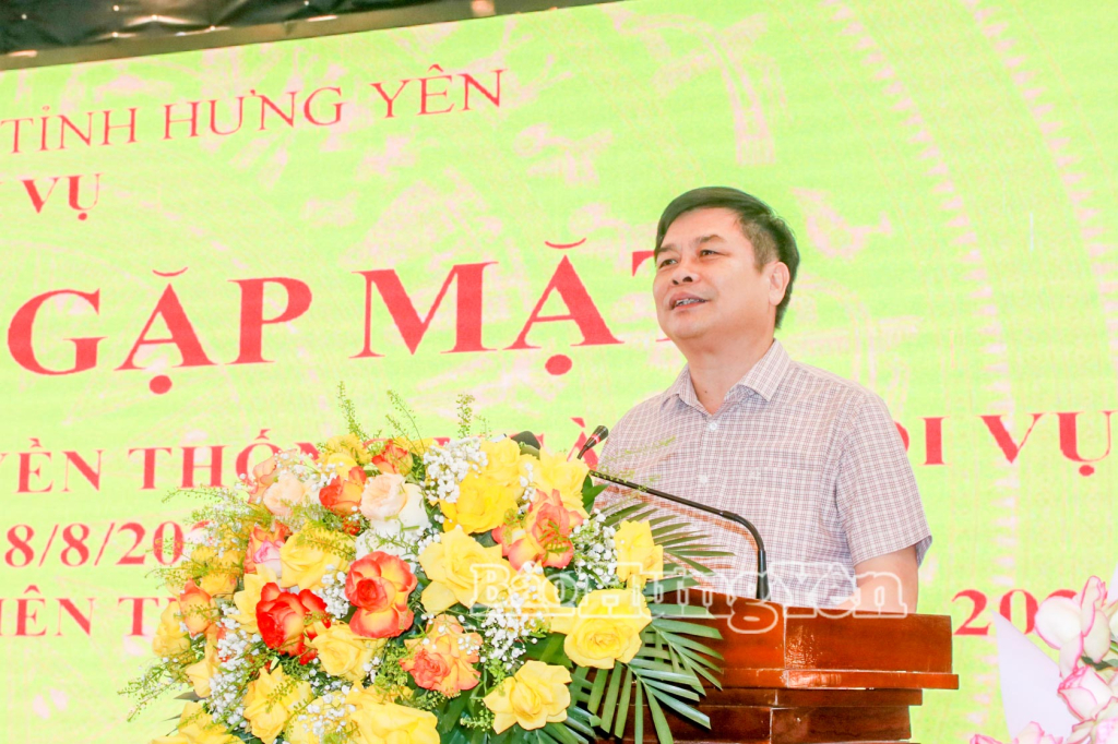Wakil Ketua Komite Rakyat Provinsi Pham Van Nghiem berbicara pada pertemuan tersebut.