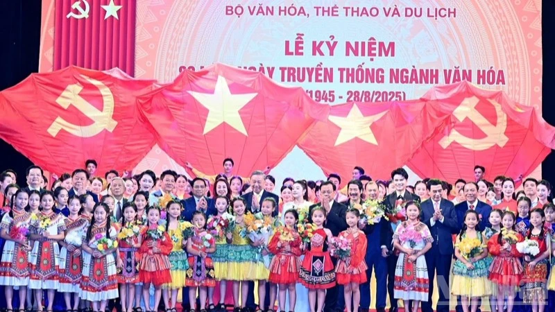 Le ministère de la Culture, des Sports et du Tourisme a reçu la Médaille du Travail de Première Classe à l'occasion du 80e anniversaire de sa journée traditionnelle.