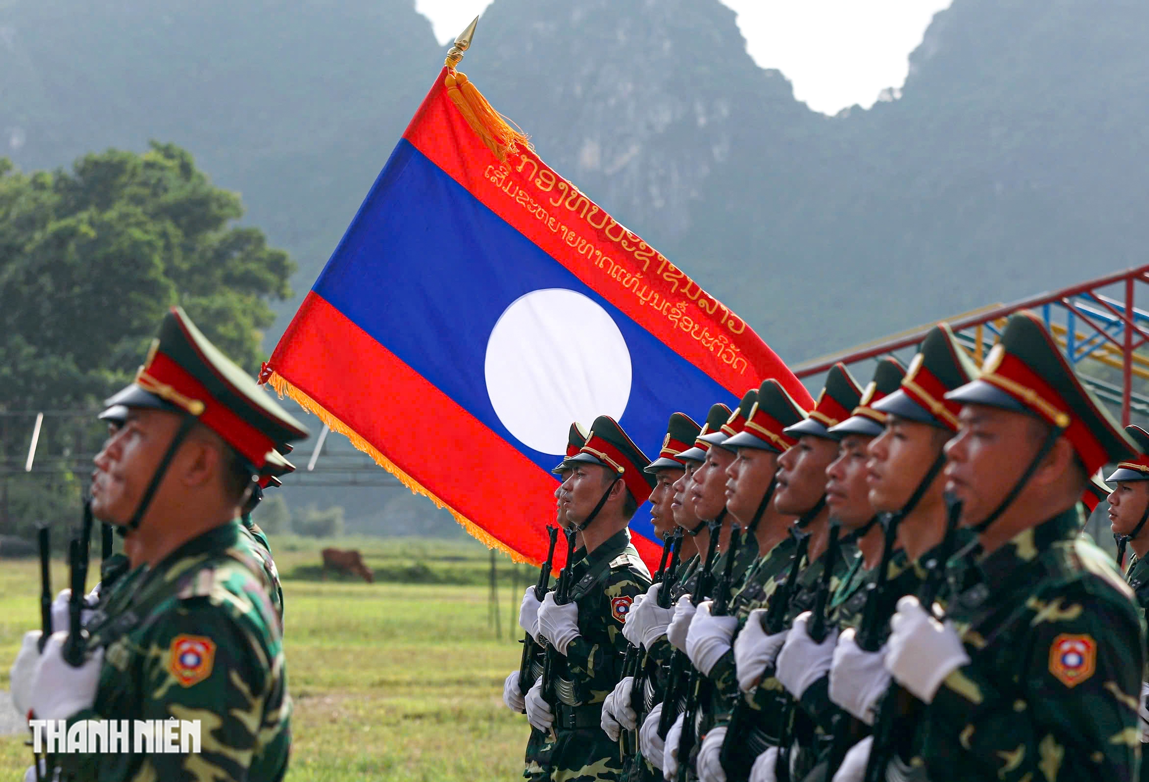 Khối trưởng quân đội Lào: 'Tình cảm người dân Việt Nam dành cho chúng tôi là vô giá’- Ảnh 13.
