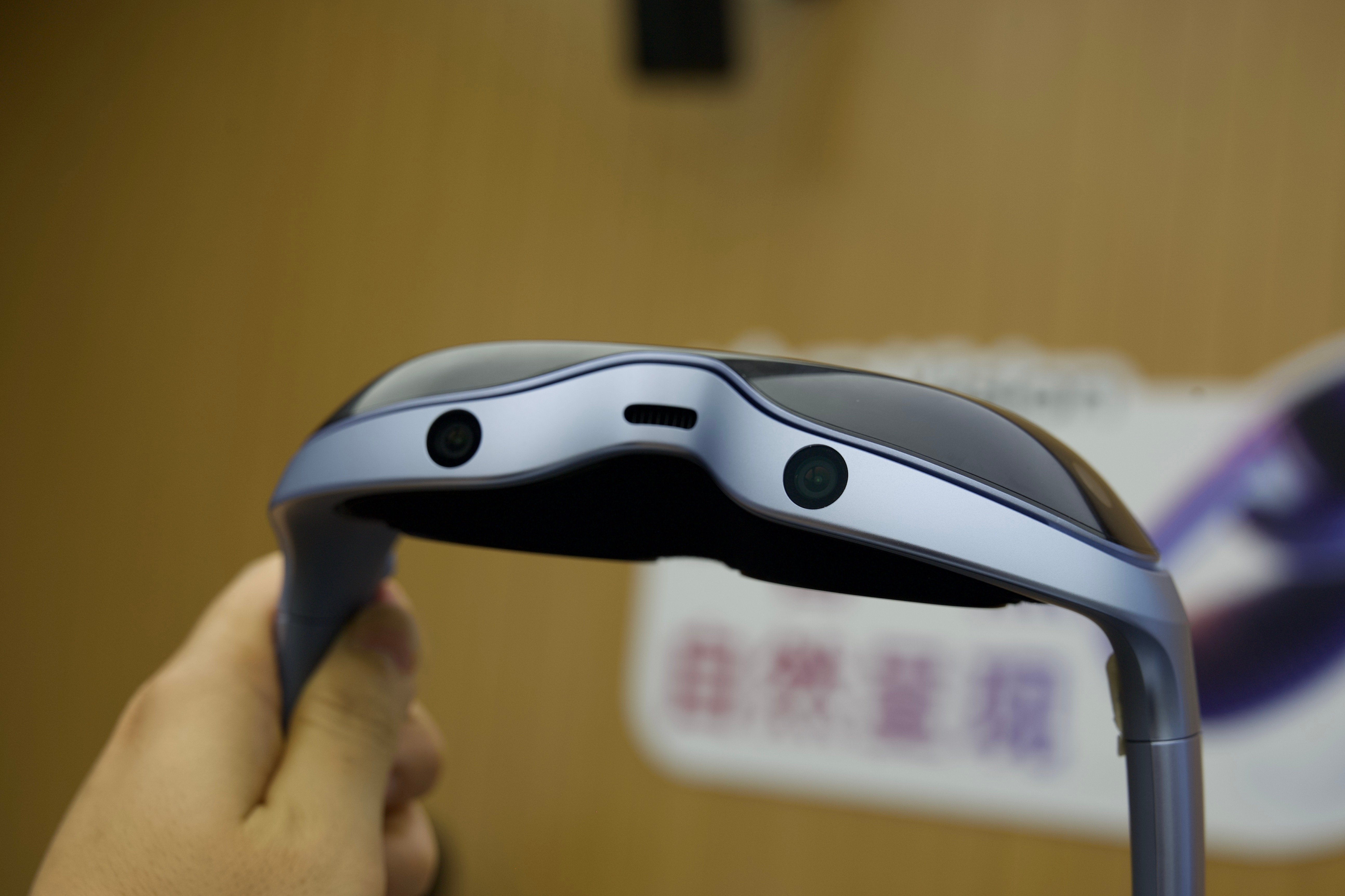 kinh vivo vision anh 10